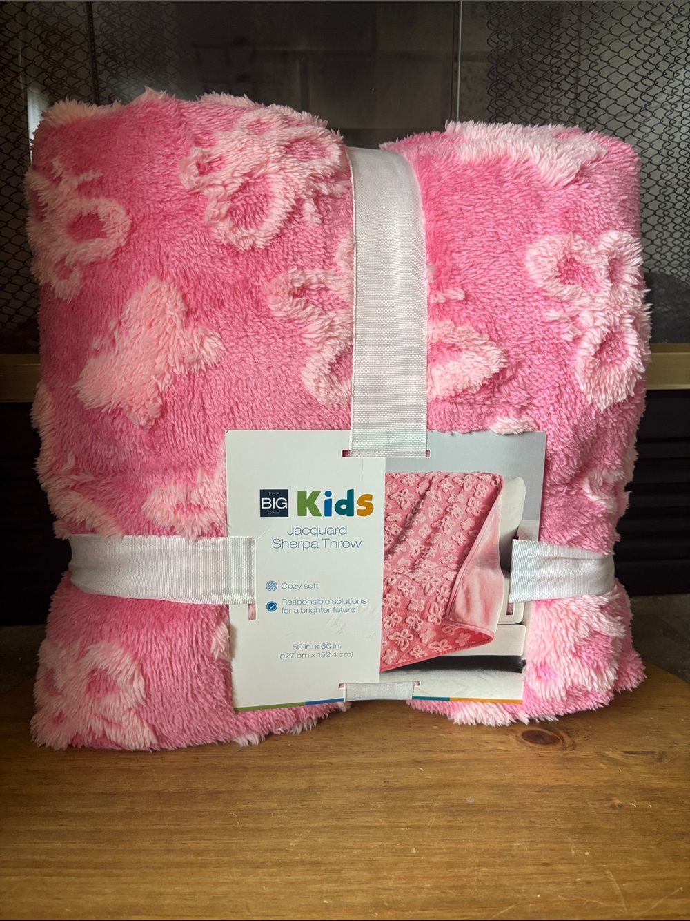 Big One Butterfly Design Pink Jacquard Sherpa Throw Blanket Oversized GIFT NEW